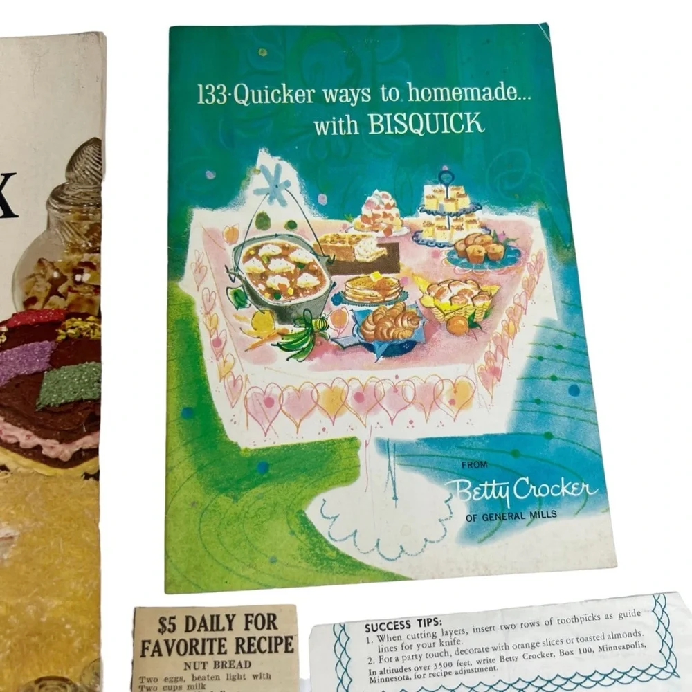 Lot Of 2 Betty Crocker Cook Book Pamphlets Bonus Recipes Cake Frosting Bisquick